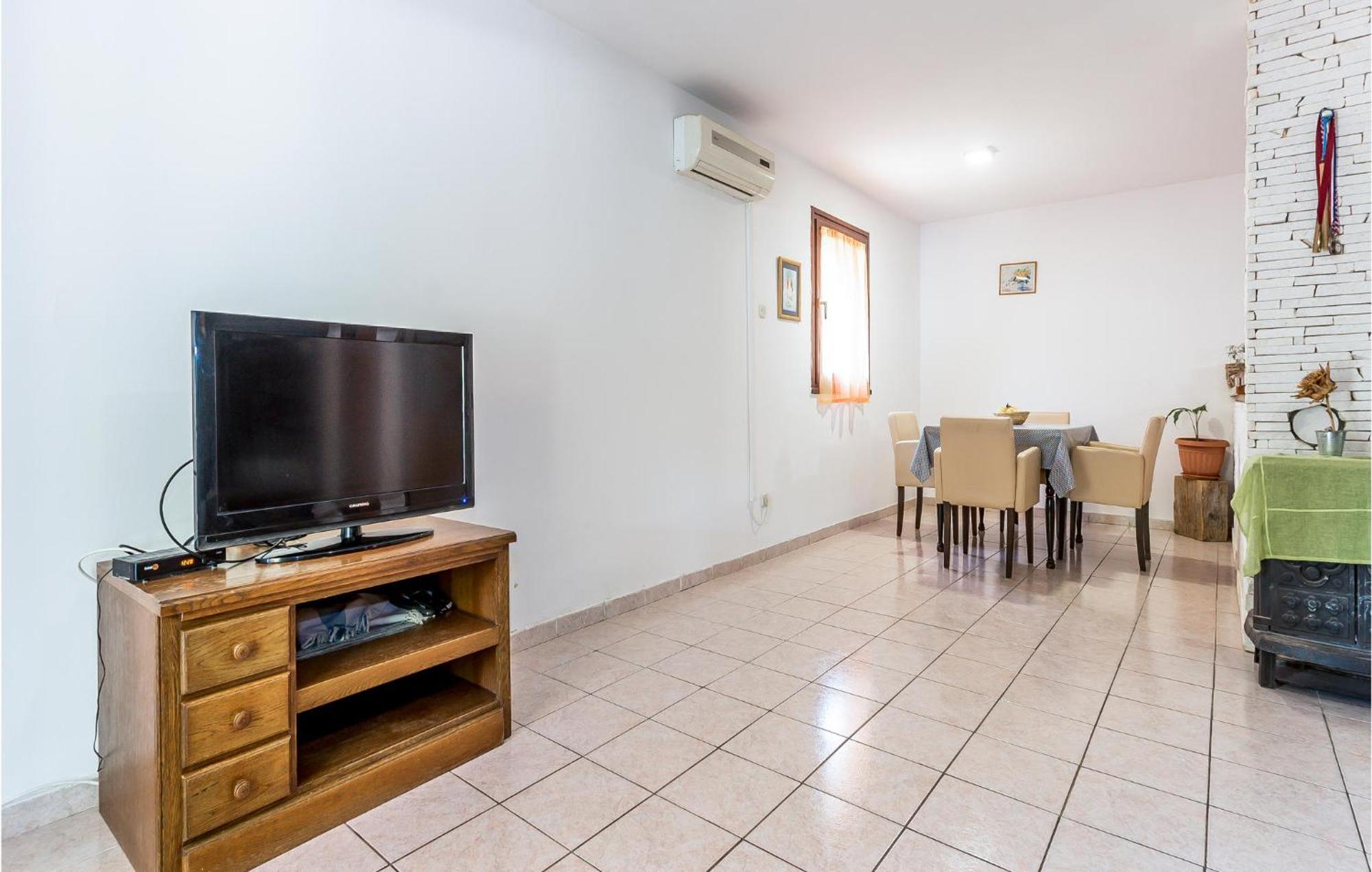 Nice Home In Jezera With Wifi 외부 사진